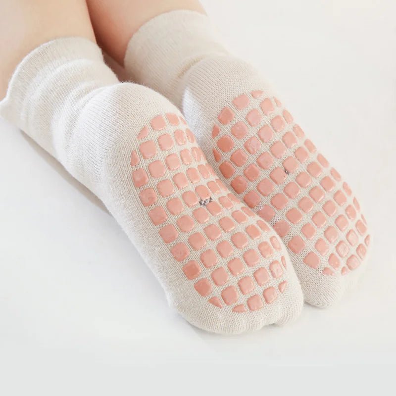 🐾 Calcetines Antideslizantes GIGGLE & COOS – Primeros Pasos Seguros y Adorables 🐾 - Giggle & Coos